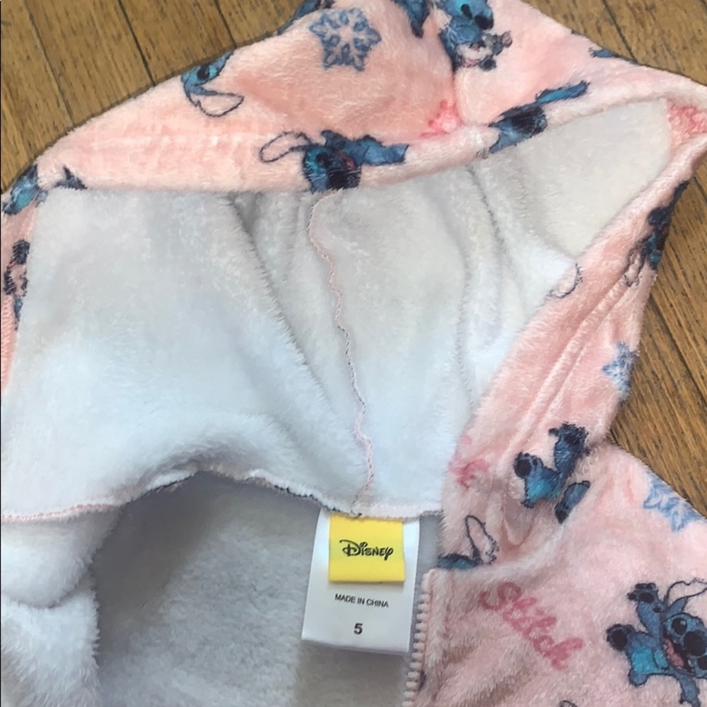 Disney stitch girl cozy sweater size 5 - Picture 5 of 5